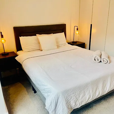 Mordern In Centre Apartment *
