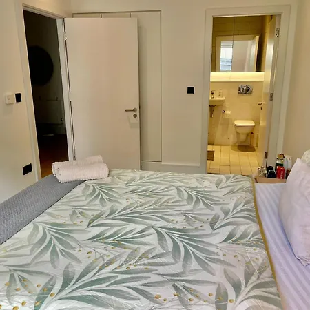 Mordern In Centre Apartment *